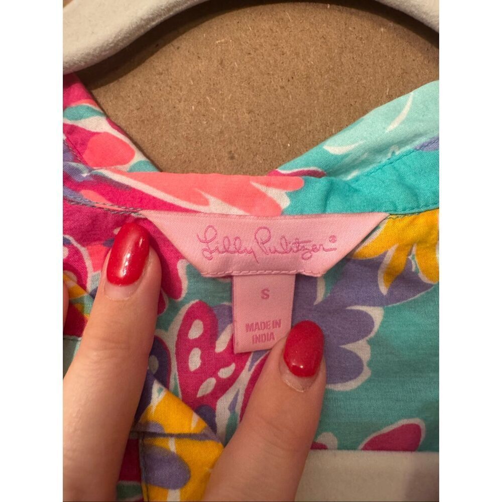 Lilly Pulitzer Captiva Tunic in the "Trippin and Sippin" multicolor floral print - Picture 4 of 8